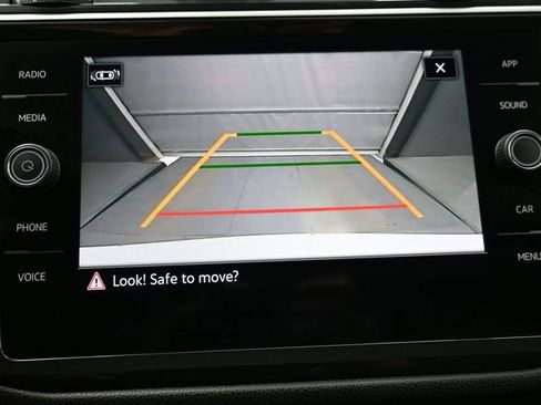 Used 2024 Volkswagen Tiguan SE image 23