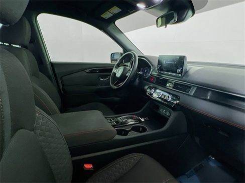 Certified 2025 Honda Pilot Sport image 23