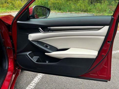 Used 2019 Honda Accord LX image 18