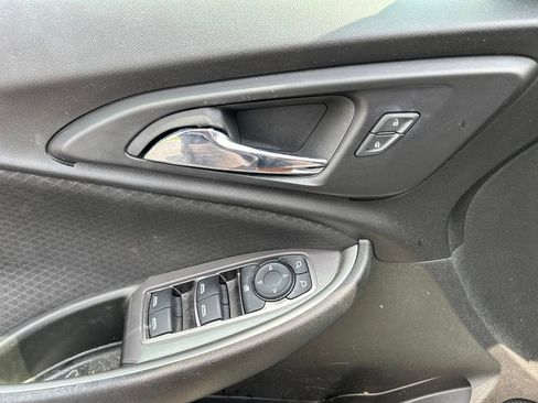 Used 2023 Chevrolet Malibu LS FWD image 12