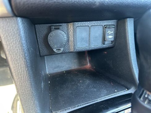 Used 2019 Toyota Corolla LE FWD image 25
