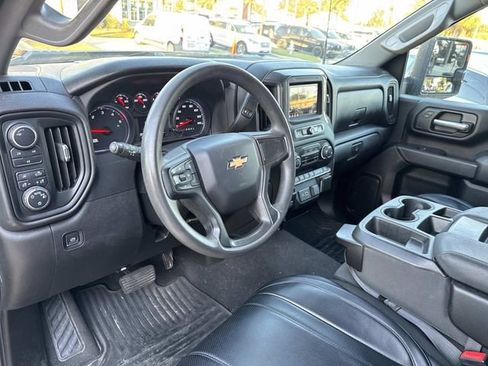 Used 2024 Chevrolet Silverado 2500 Custom w/ Custom Value Package image 21