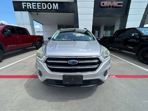 Used 2017 Ford Escape Titanium FWD image 5