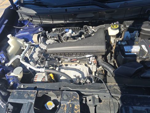 Used 2019 Nissan Rogue SV image 18