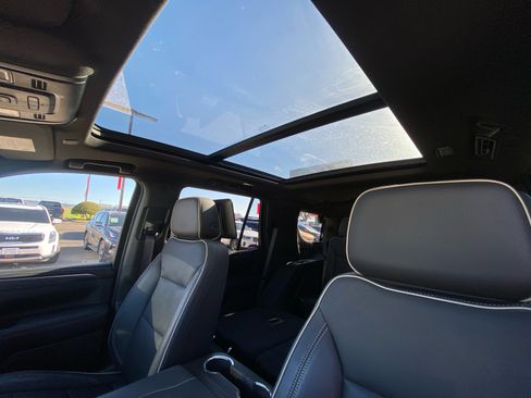 Used 2021 GMC Yukon SLT w/ SLT Luxury Plus Package image 19