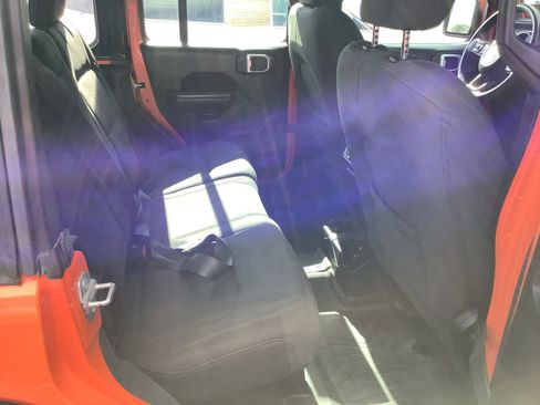 Used 2018 Jeep Wrangler Unlimited Sport image 9