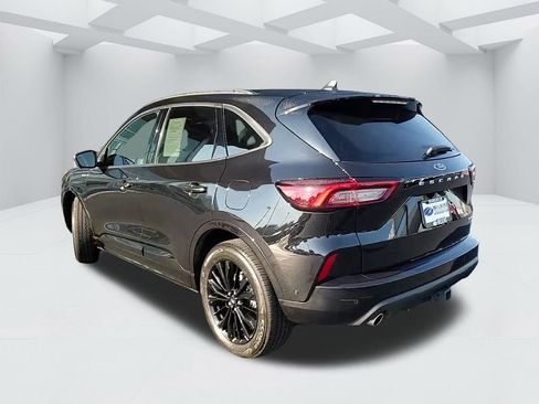 Used 2023 Ford Escape ST-Line Elite w/ Premium Technology Package image 5