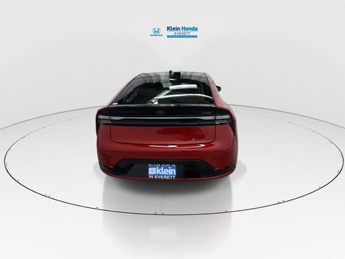 Used 2024 Toyota Prius Prime FWD image 9