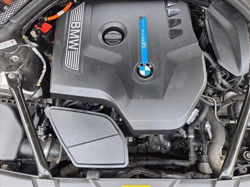Used 2018 BMW 740e xDrive image 23