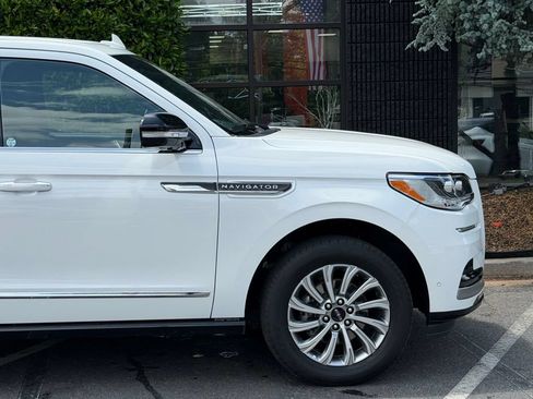 Used 2024 Lincoln Navigator L 4WD image 23