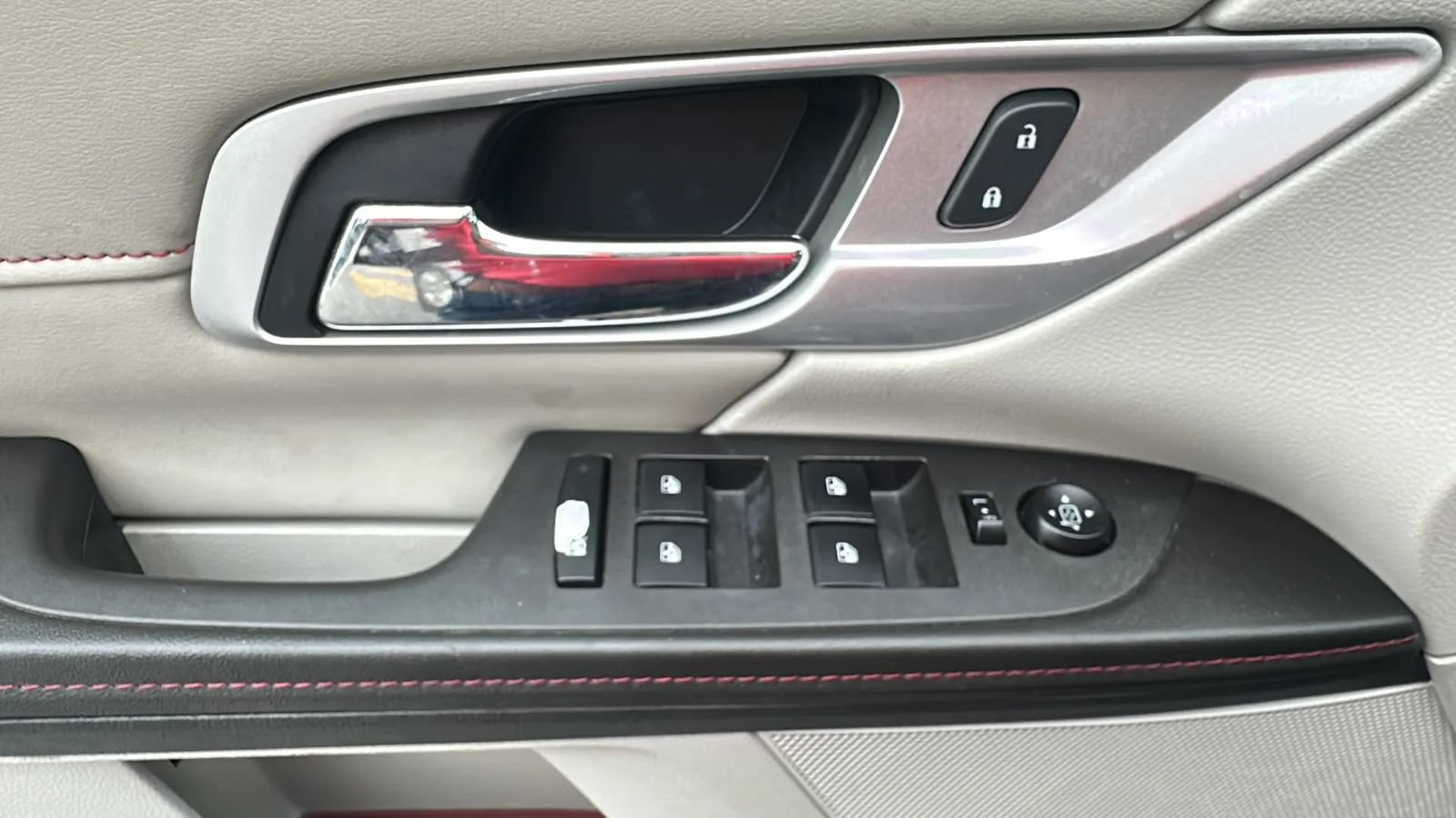 Used 2015 GMC Terrain SLE FWD image 20