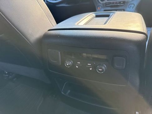 Used 2018 GMC Yukon XL SLT image 6