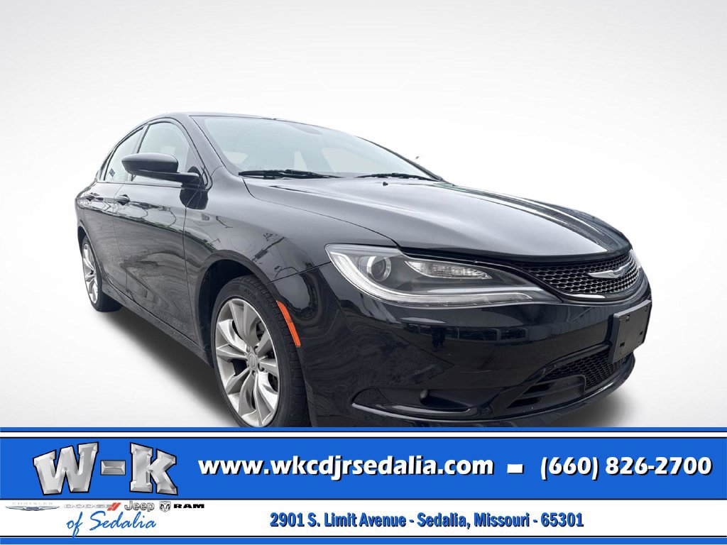 Used 2015 Chrysler 200 S FWD image 3