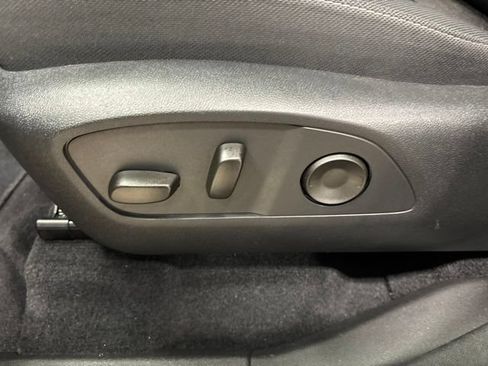 Used 2026 Chevrolet Traverse LT FWD image 34