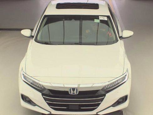 Used 2022 Honda Accord Touring image 2