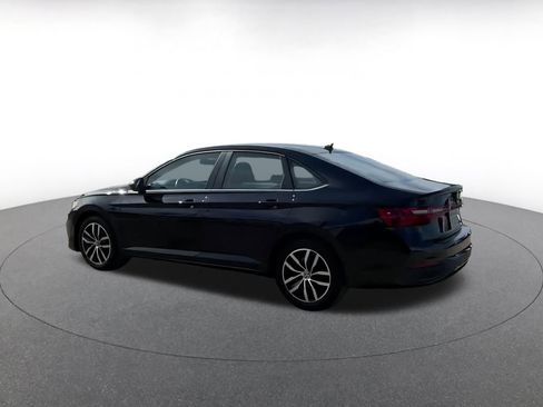 Used 2025 Volkswagen Jetta SE image 9