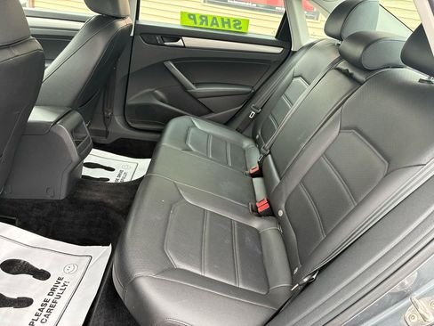 Used 2015 Volkswagen Passat 1.8T Limited Edition FWD image 8