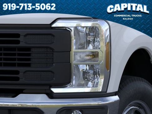 New 2026 Ford F250 XL w/ XL Chrome Package AWD/4WD image 18