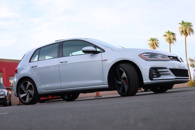 Used 2020 Volkswagen GTI SE FWD image 12