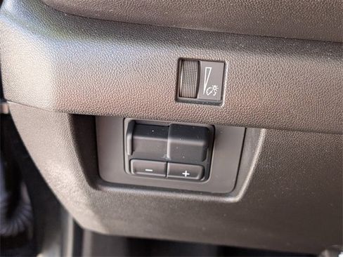 Used 2023 Chevrolet Colorado Trail Boss w/ Technology Package image 28