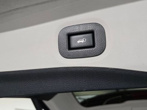 Used 2019 Nissan Rogue SV AWD/4WD image 17
