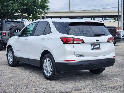 Used 2024 Chevrolet Equinox LS w/ LS Convenience Package FWD image 5