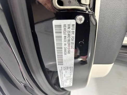 Used 2024 Chrysler Pacifica Touring-L FWD image 37