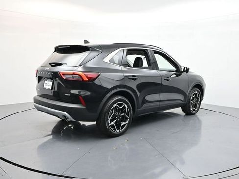 New 2026 Ford Escape Platinum image 7