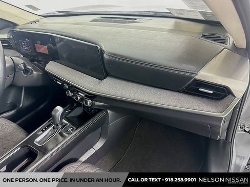 Used 2025 Nissan Kicks SV AWD/4WD image 26