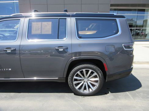 Used 2023 Jeep Grand Wagoneer Series II w/ Premium Group II AWD/4WD image 5