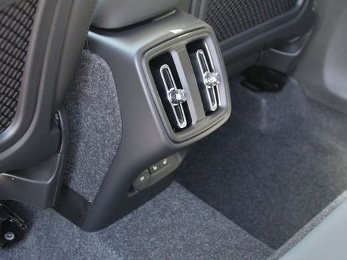 New 2026 Volvo XC40 B5 Ultra w/ Climate Package image 15