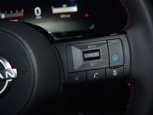 New 2026 Nissan Kicks SR w/ Cold Weather Package image 7