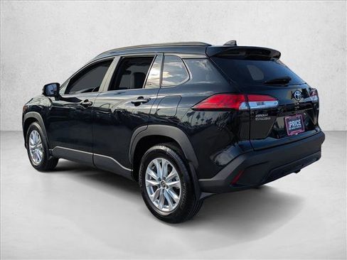 Certified 2024 Toyota Corolla Cross LE image 8