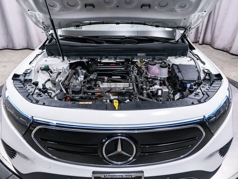 Certified 2022 Mercedes-Benz EQB 300 4MATIC image 28