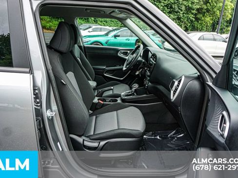 Used 2025 Kia Soul LX w/ LX Technology Package FWD image 23