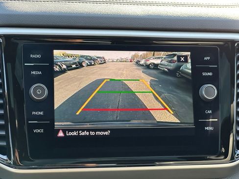 Used 2023 Volkswagen Atlas Cross Sport SE w/ Panoramic Sunroof Package image 16