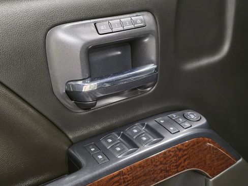 Used 2018 GMC Sierra 1500 SLT image 15