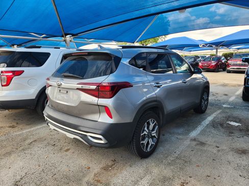 Used 2021 Kia Seltos EX AWD/4WD image 4