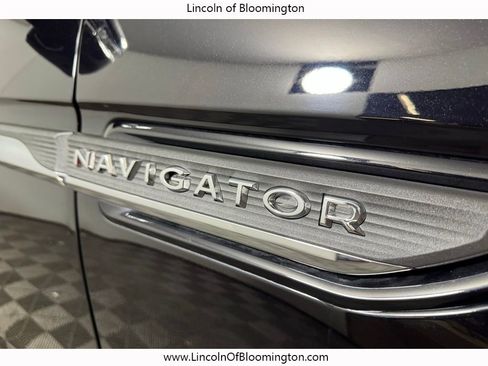Used 2024 Lincoln Navigator Reserve AWD/4WD image 16