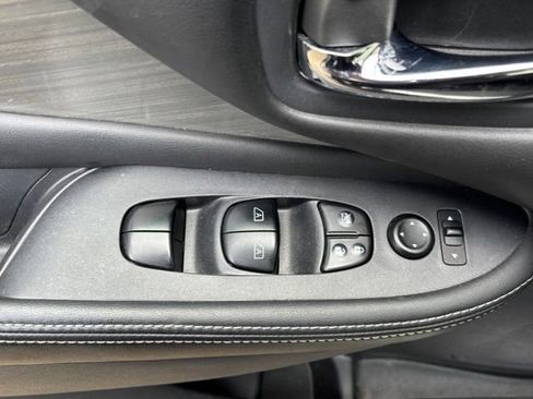 Used 2018 Nissan Murano S AWD/4WD image 29