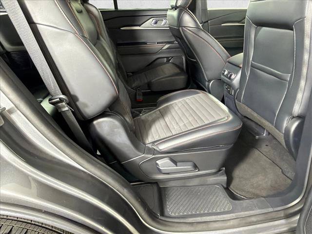 Used 2025 Ford Explorer ST-Line AWD/4WD image 15