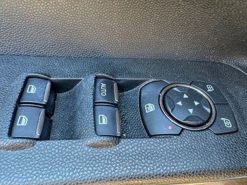 Used 2021 Ford EcoSport SE FWD image 3
