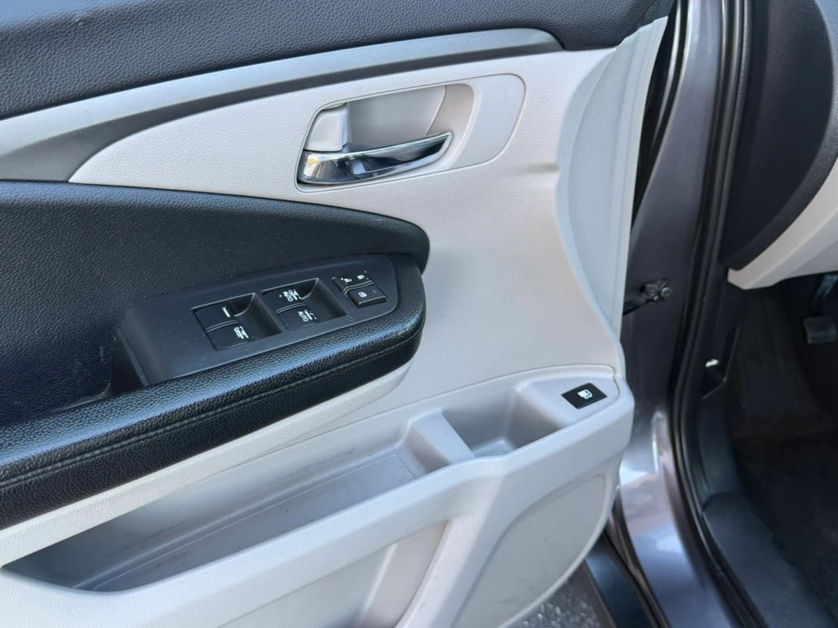 Used 2017 Honda Pilot EX image 42
