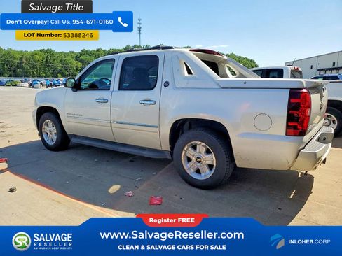Used 2013 Chevrolet Avalanche LTZ AWD/4WD image 3