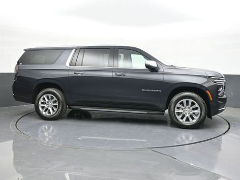 New 2025 Chevrolet Suburban Premier w/ Sun And Tow Package image 19