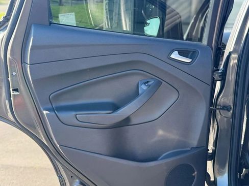 Used 2018 Ford Escape SE w/ SE Sport Appearance Package image 10