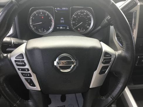 Used 2019 Nissan Titan SV w/ SV Convenience Package AWD/4WD image 15