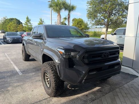 Used 2025 Toyota Tacoma SR5 AWD/4WD image 2