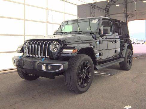 Used 2022 Jeep Wrangler Unlimited Sahara w/ Cold Weather Group AWD/4WD image 1