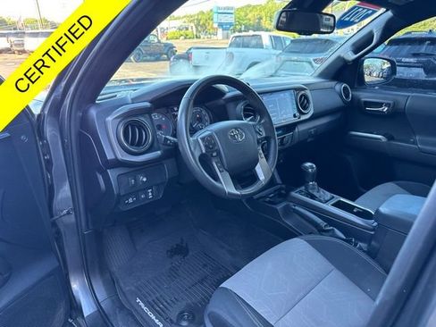Used 2021 Toyota Tacoma TRD Off-Road AWD/4WD image 8
